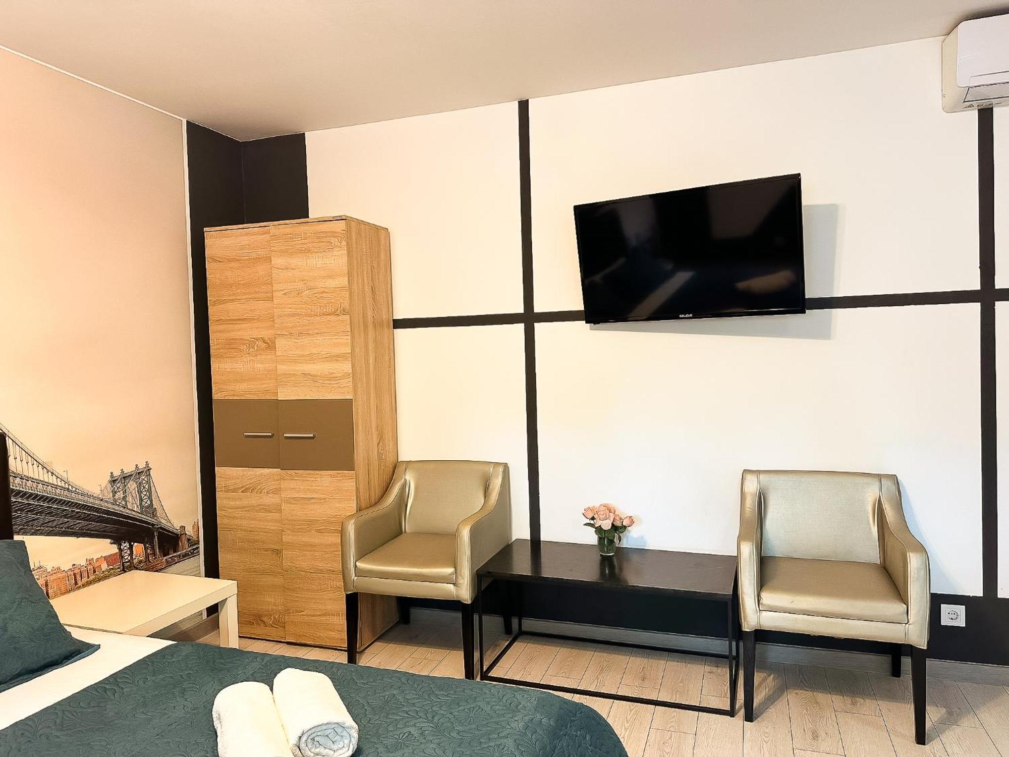 The Bridge - Central Studio With Free Parking Craiova Exterior foto