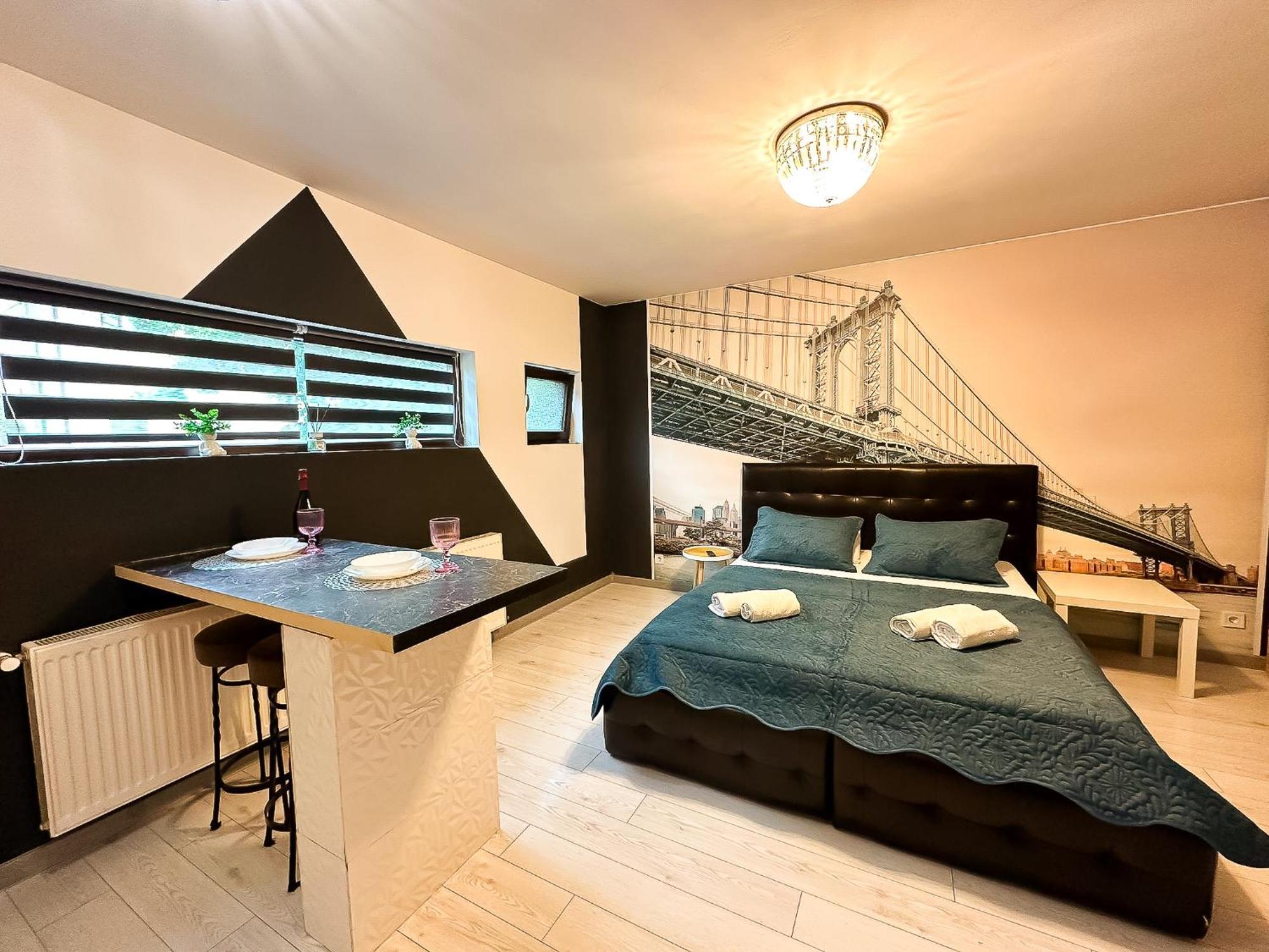 The Bridge - Central Studio With Free Parking Craiova Exterior foto